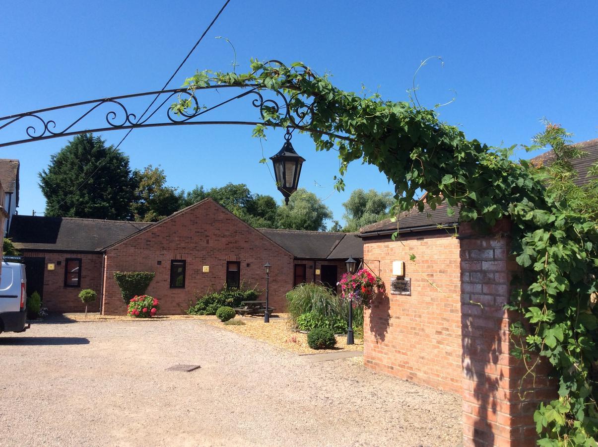 The Fountain Oldwood Hotel Tenbury Exterior photo